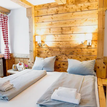 Landgasthof Zum Papyrer - Erholung Im Urlaubsgebiet * Lenggries